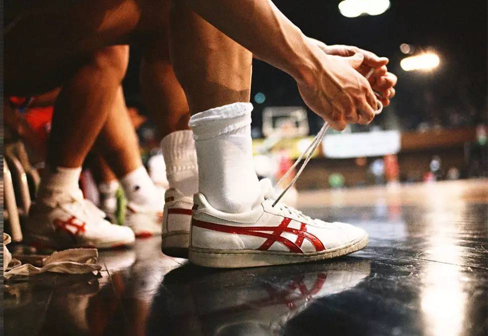 杨瀚森机会来了？克林根&罗威都将缺席今天对阵灰熊的比赛（克林根、罗威今日战灰熊缺阵，杨瀚森迎来良机）